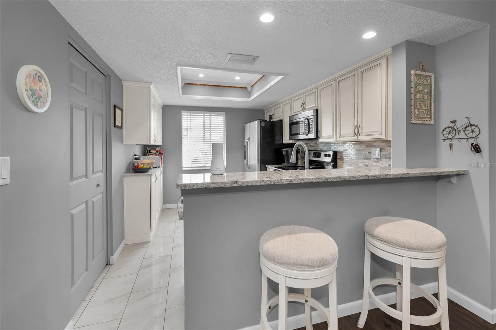 110 CYPRESS CT — photo 5 of 37