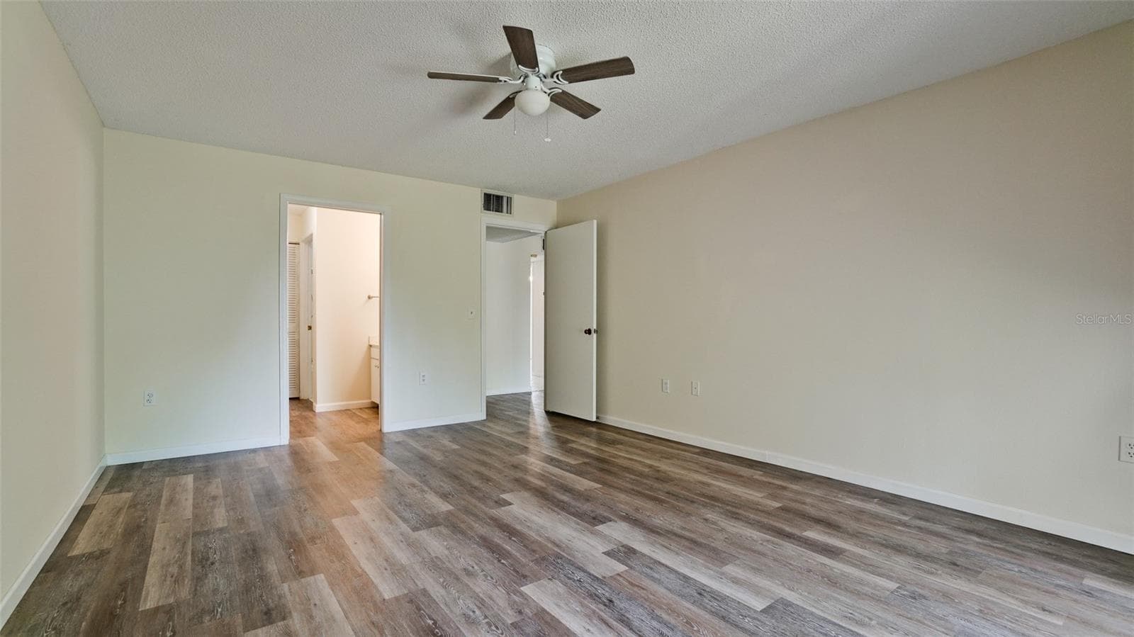 507 LAKESIDE DRIVE — photo 31 of 68