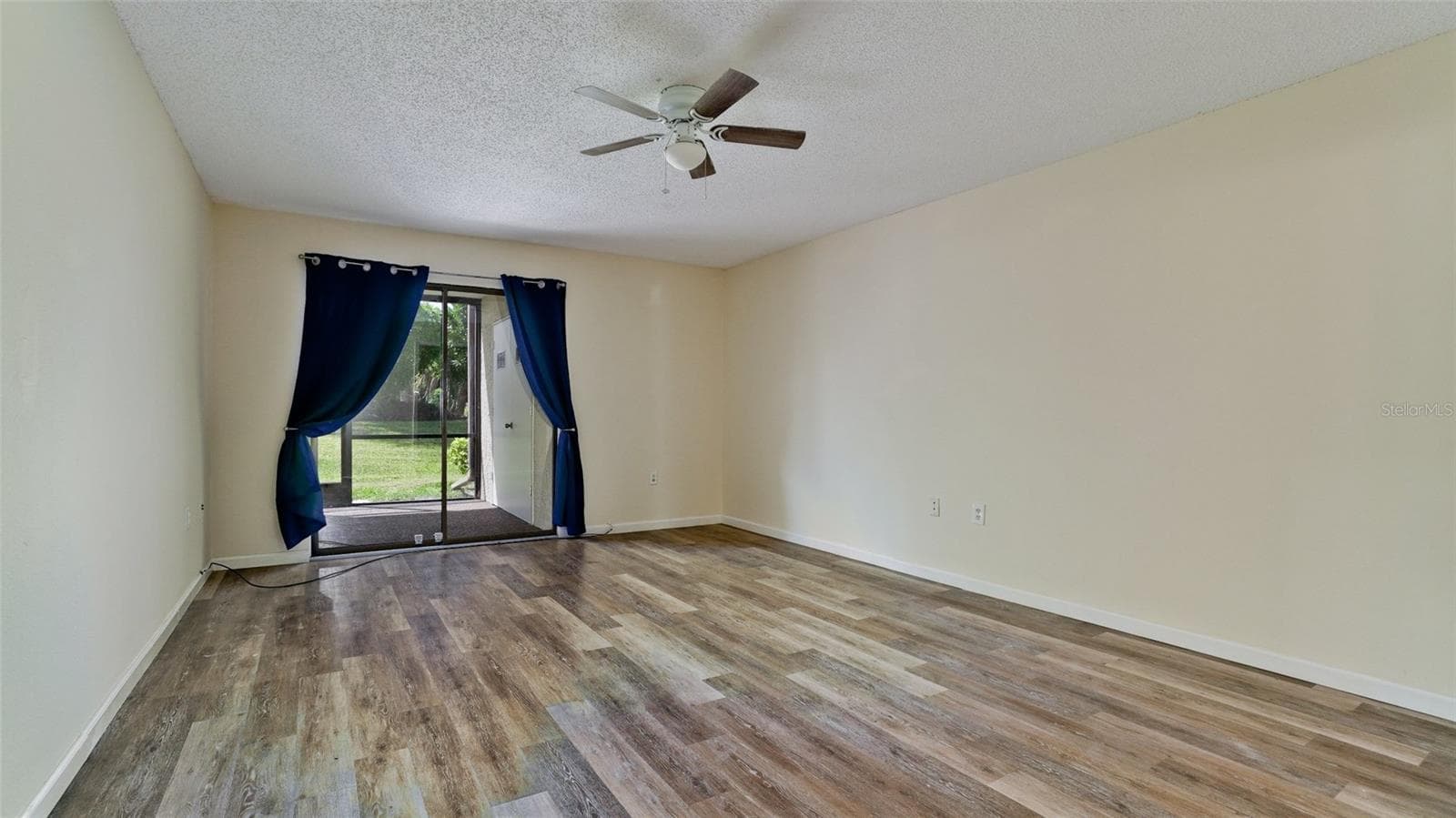 507 LAKESIDE DRIVE — photo 30 of 68
