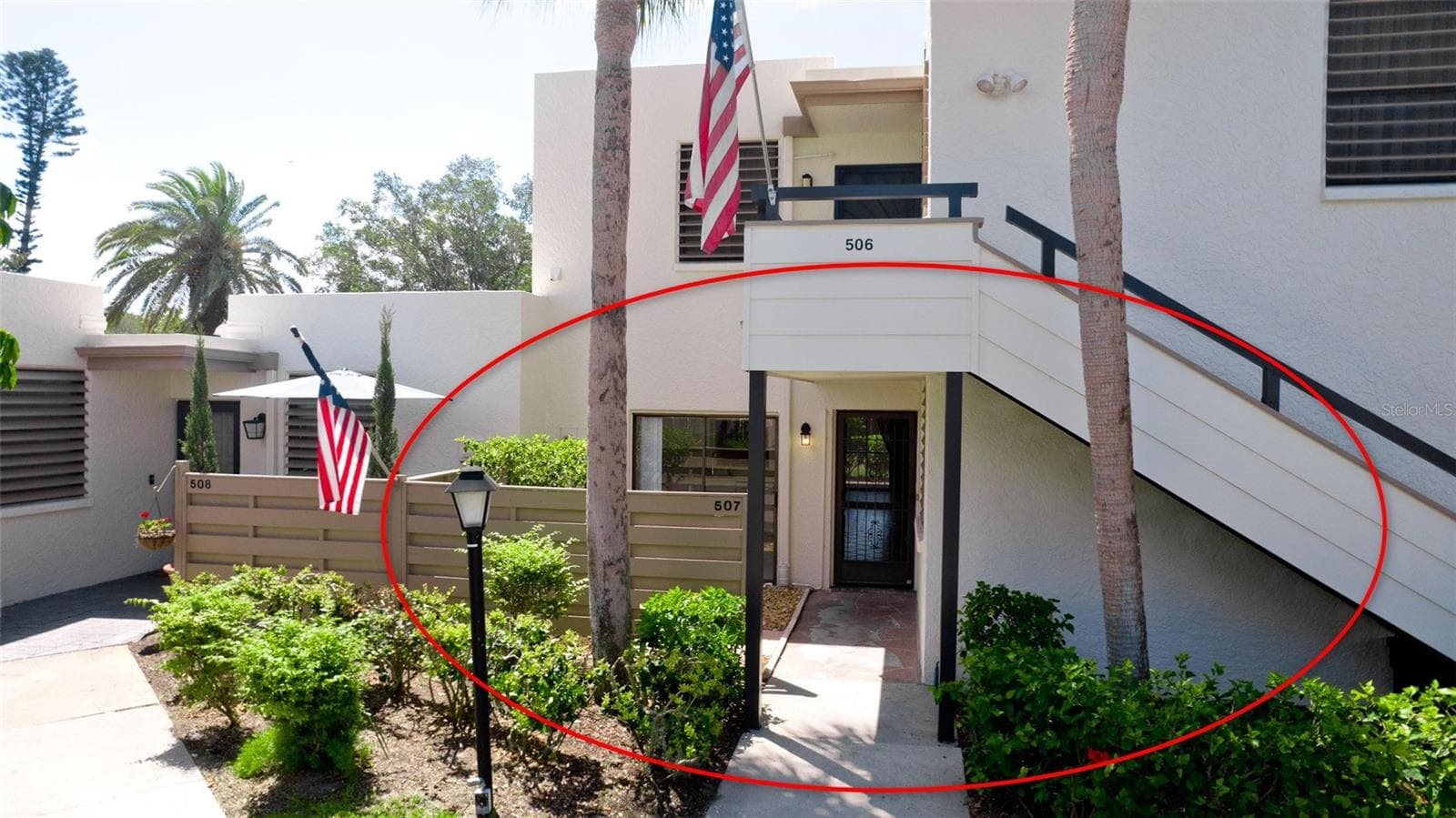 507 LAKESIDE DRIVE