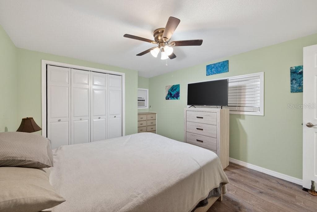 3527 TIKI DRIVE — photo 23 of 52