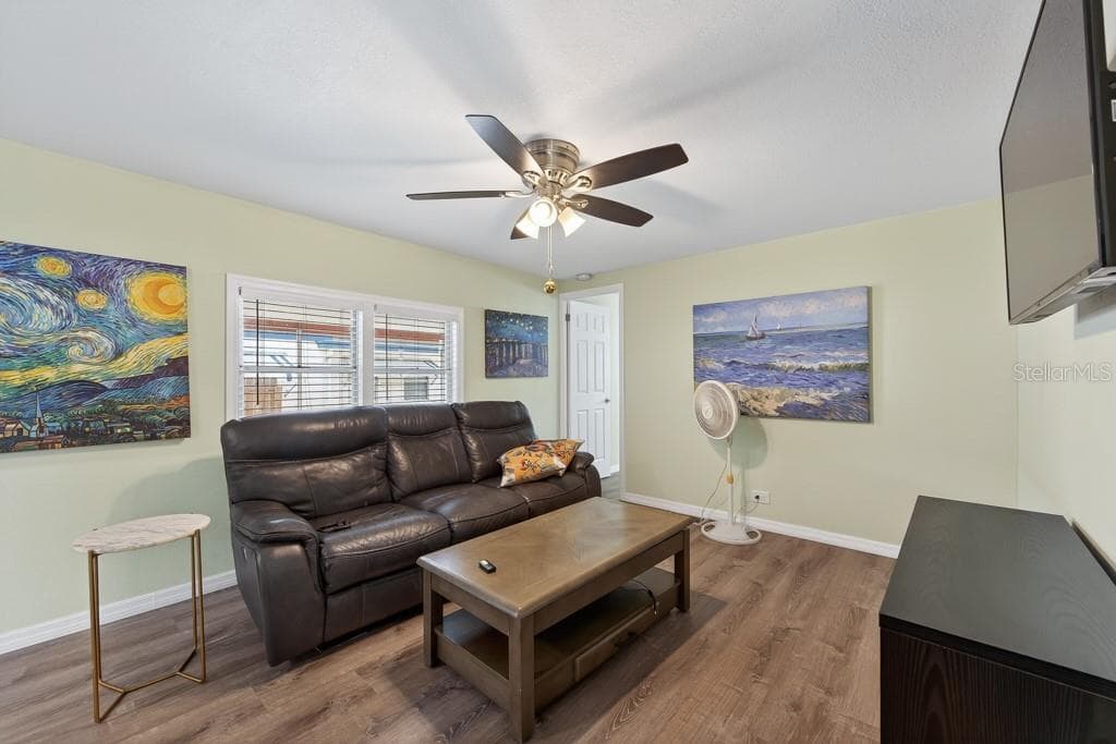 3527 TIKI DRIVE — photo 10 of 52