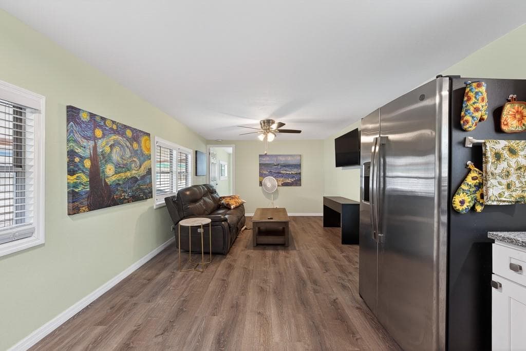 3527 TIKI DRIVE — photo 19 of 52