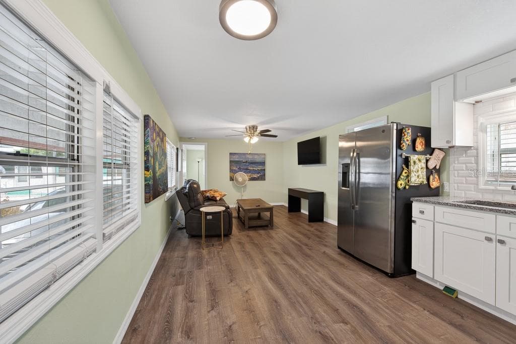3527 TIKI DRIVE — photo 18 of 52
