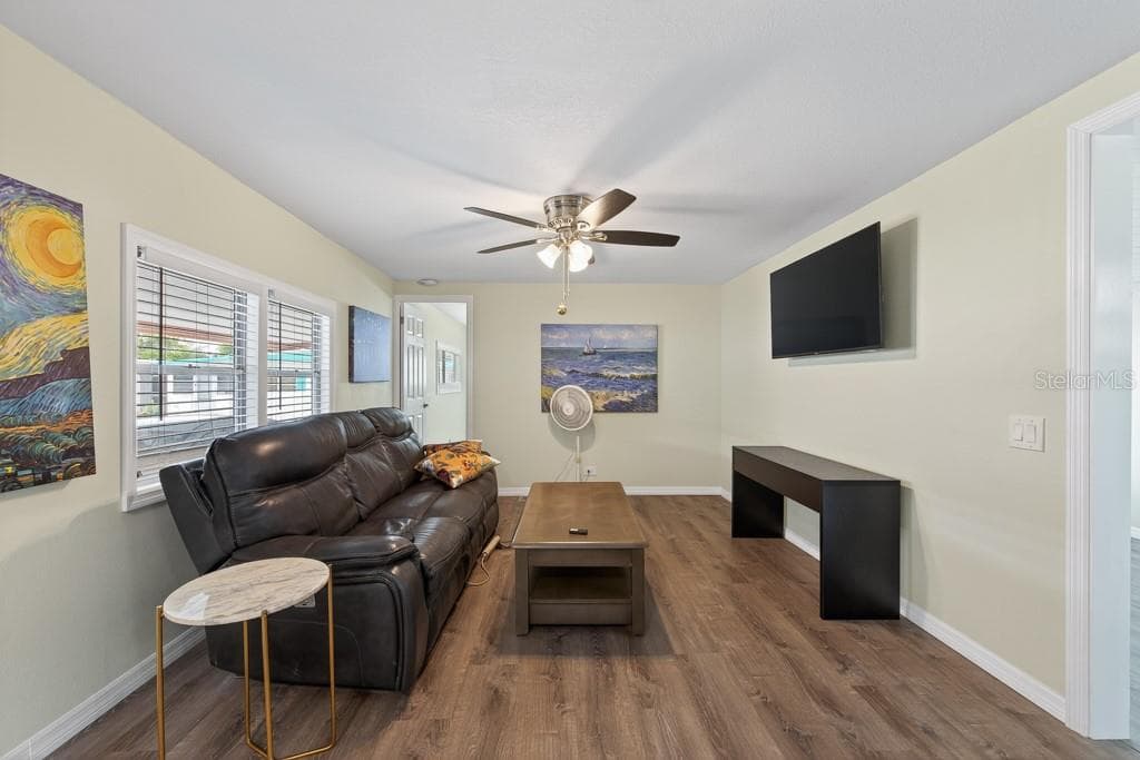 3527 TIKI DRIVE — photo 11 of 52