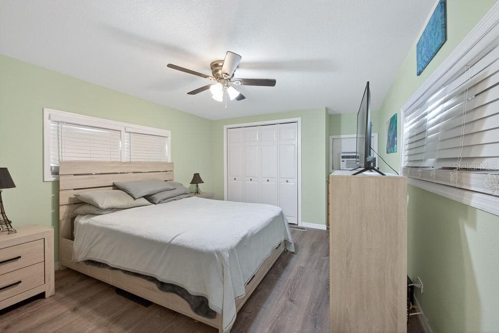 3527 TIKI DRIVE — photo 20 of 52