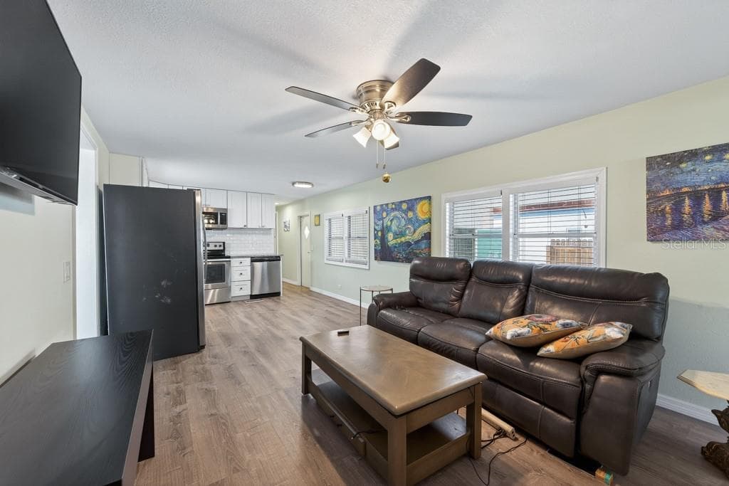 3527 TIKI DRIVE — photo 8 of 52