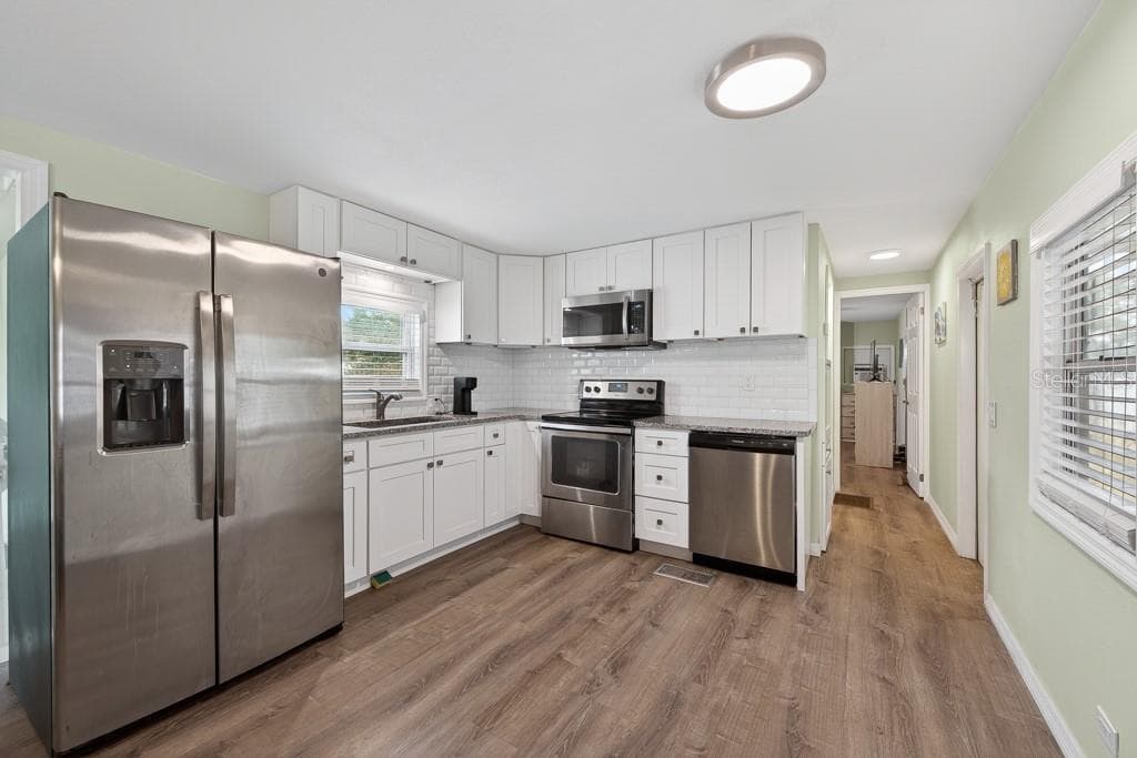 3527 TIKI DRIVE — photo 15 of 52