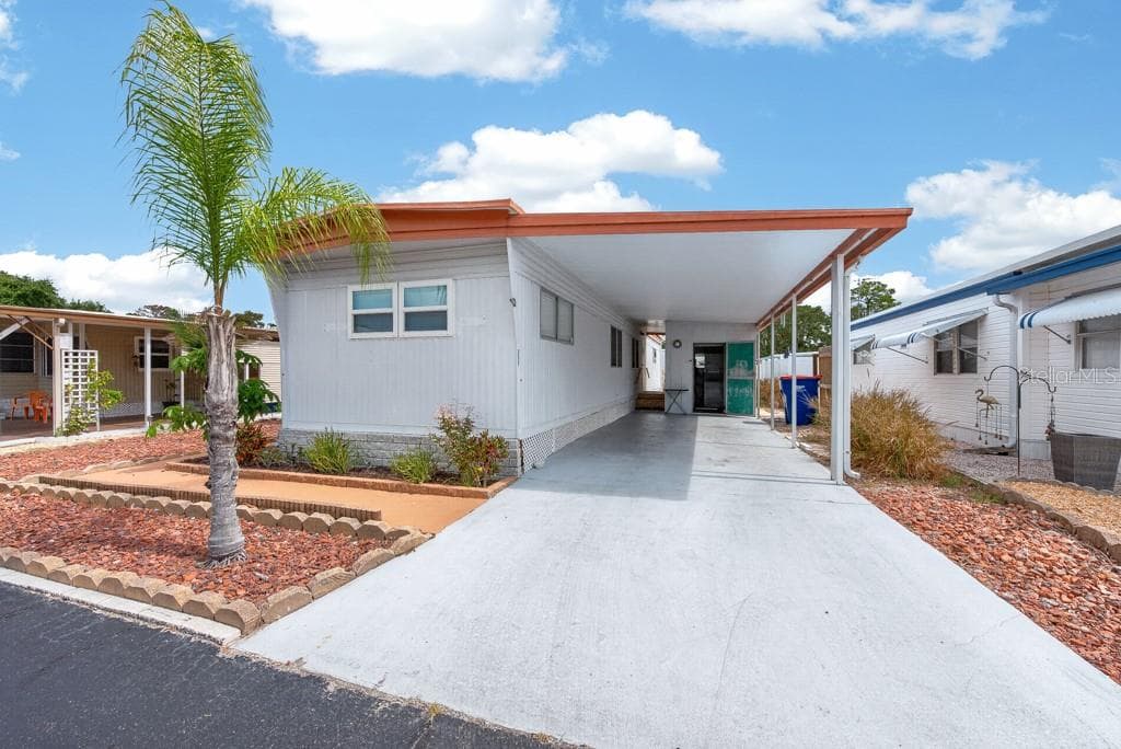 3527 TIKI DRIVE — photo 39 of 52