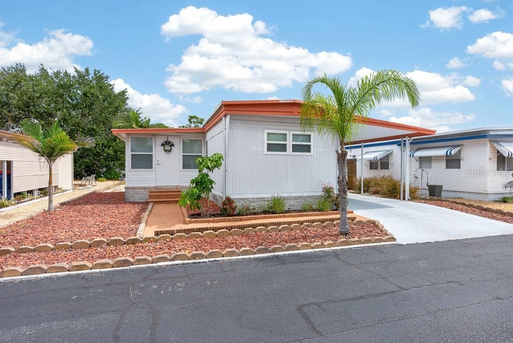 3527 TIKI DRIVE — photo 40 of 52