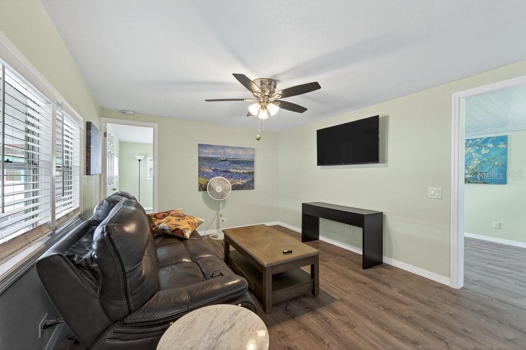 3527 TIKI DRIVE — photo 12 of 52