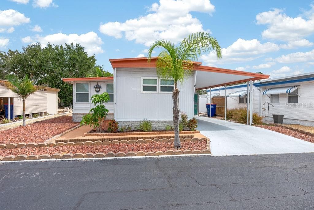 3527 TIKI DRIVE — photo 3 of 52