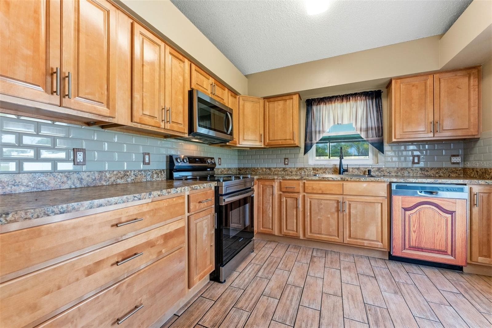 1210 WINDHORST RIDGE DRIVE — photo 7 of 36