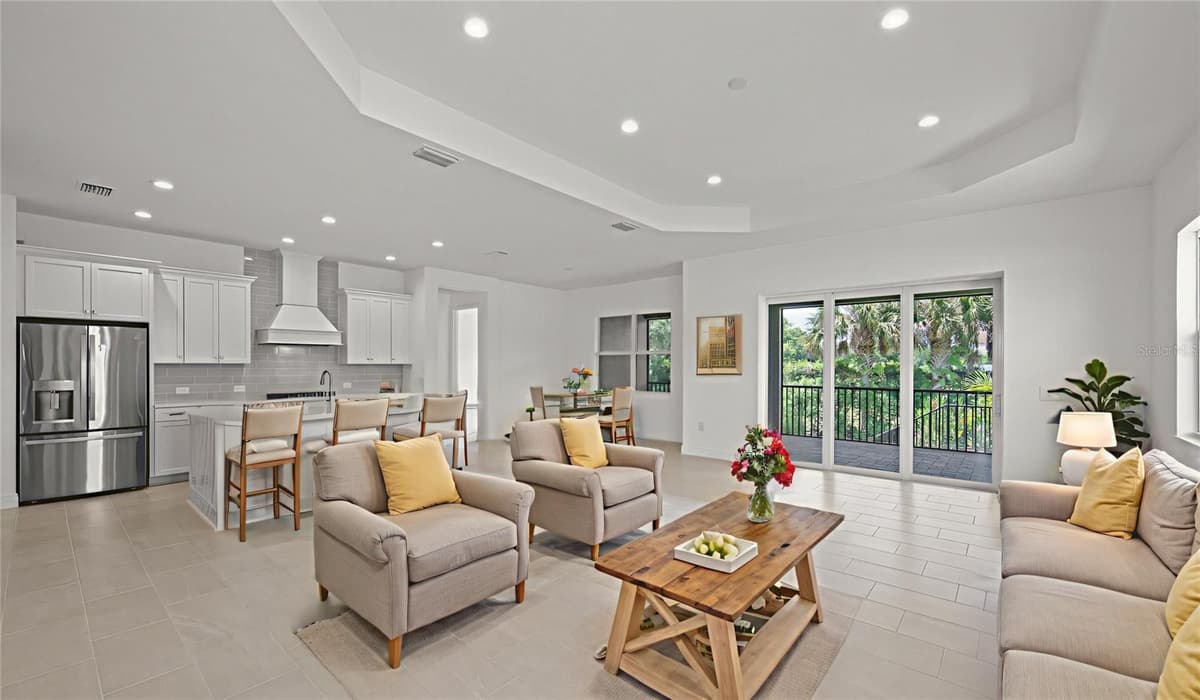 11540 VERANDAH PALM COURT — photo 2 of 41