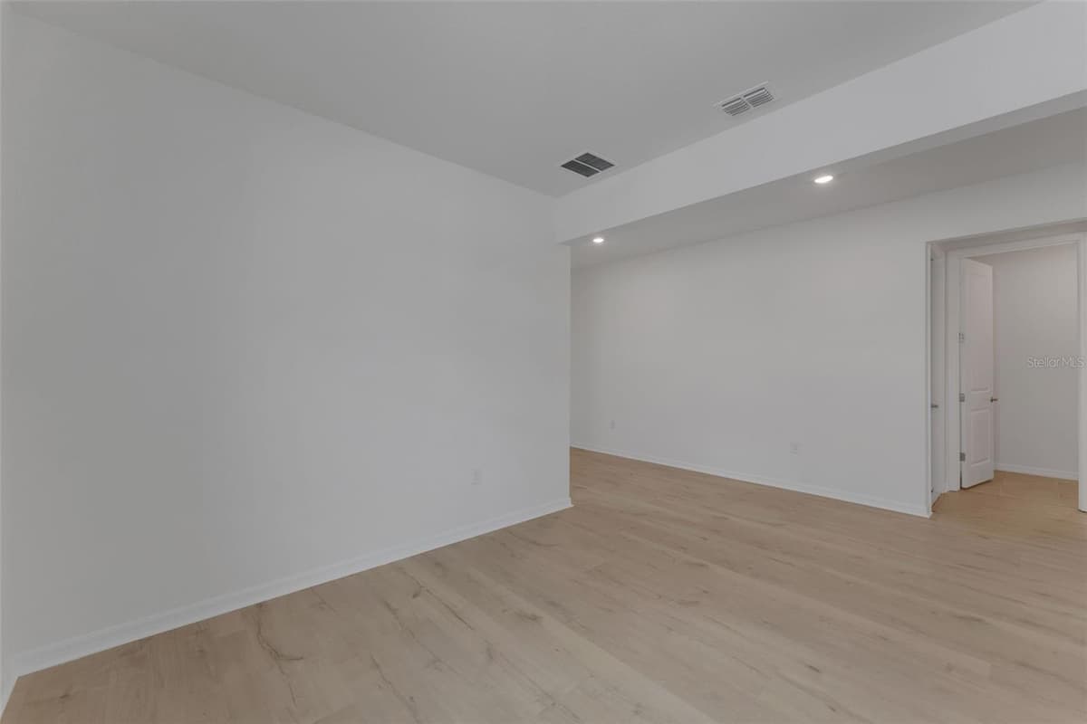 16938 SQUIRREL BRANCH LANE — photo 7 of 44