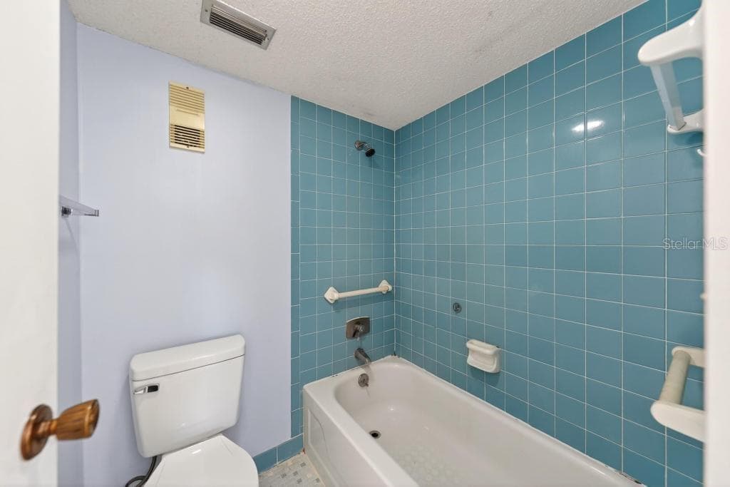 925 HALIFAX AVENUE — photo 39 of 77