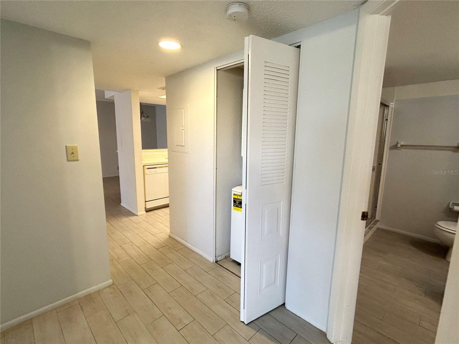19505 QUESADA AVENUE — photo 16 of 47