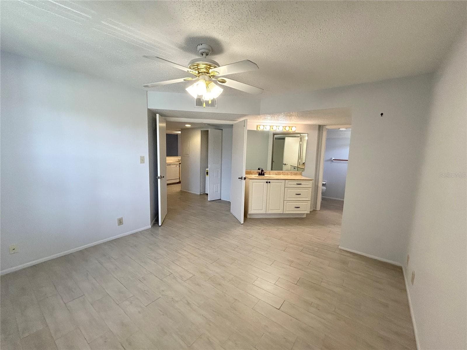 19505 QUESADA AVENUE — photo 22 of 47
