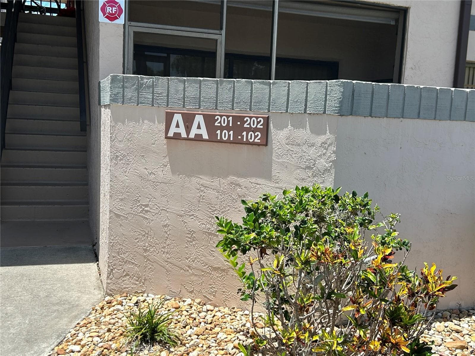 19505 QUESADA AVENUE — photo 3 of 47