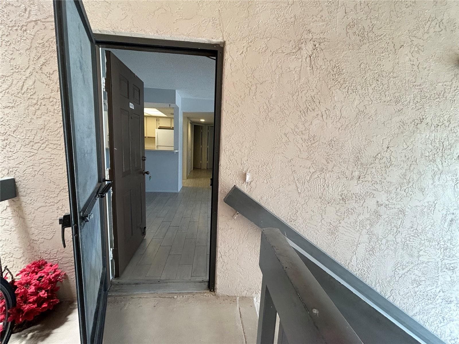 19505 QUESADA AVENUE — photo 5 of 47