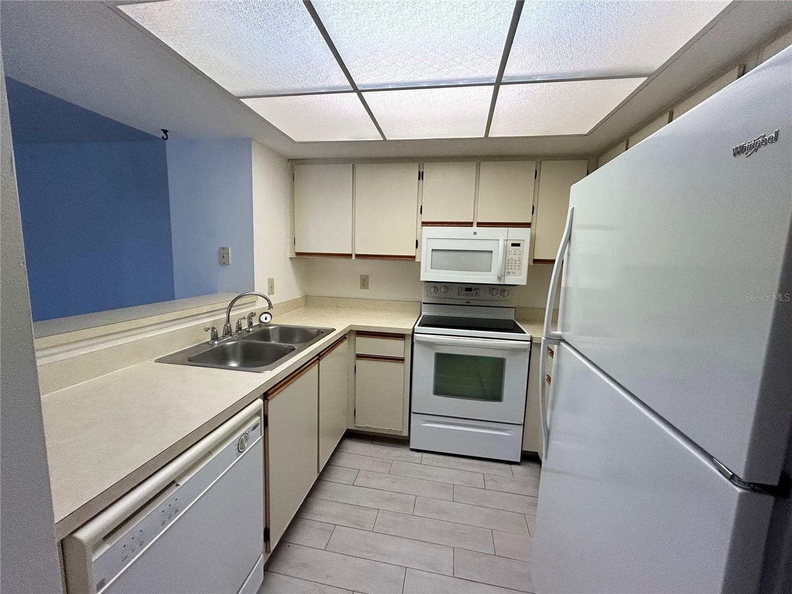 19505 QUESADA AVENUE — photo 15 of 47
