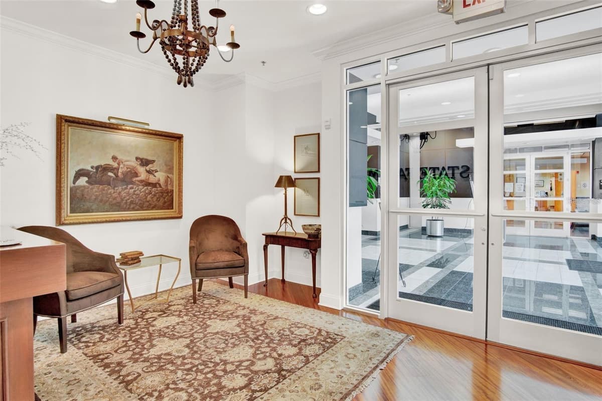 6200 METROWEST BOULEVARD — photo 5 of 12