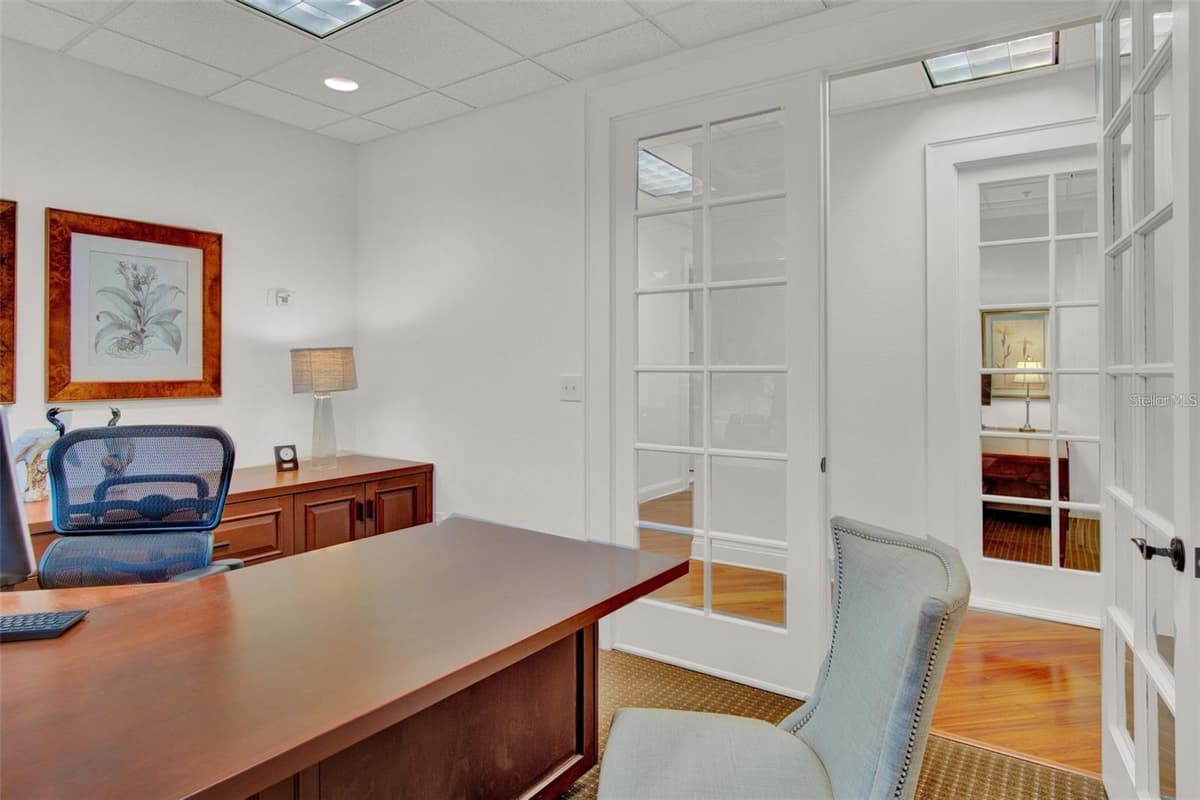 6200 METROWEST BOULEVARD — photo 7 of 12
