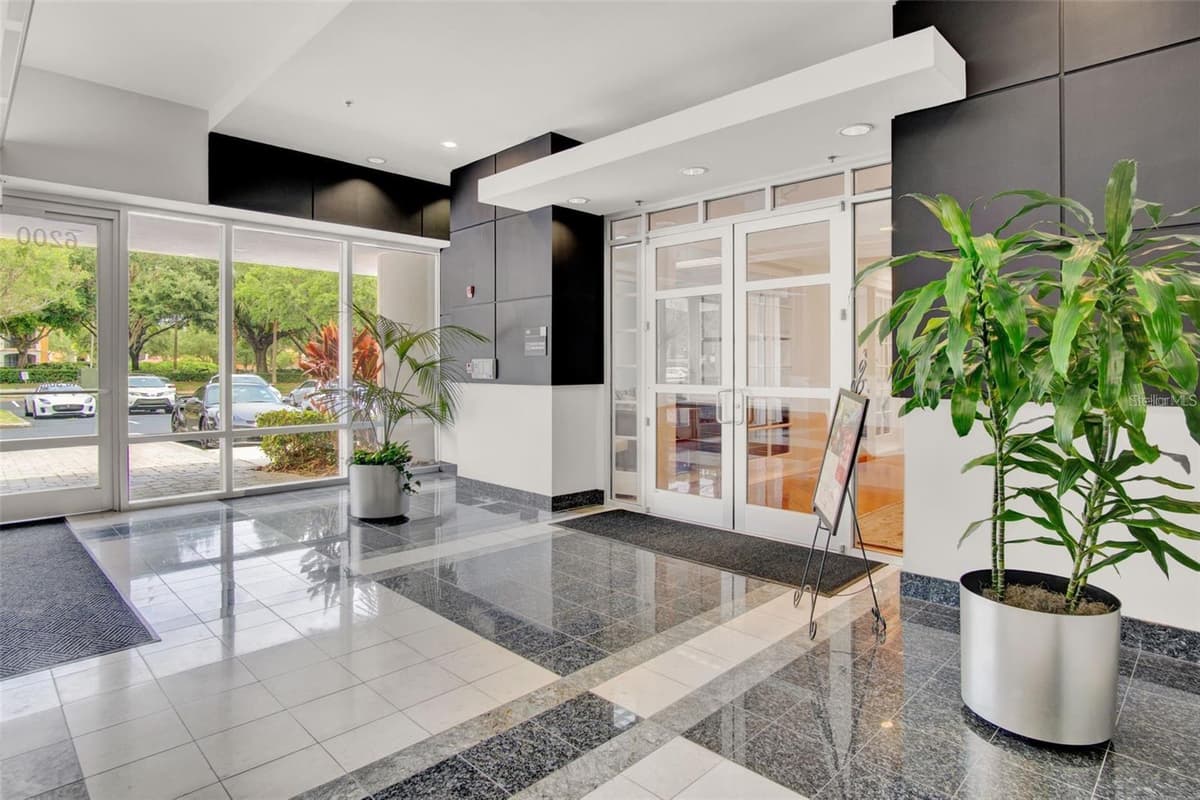 6200 METROWEST BOULEVARD — photo 4 of 12