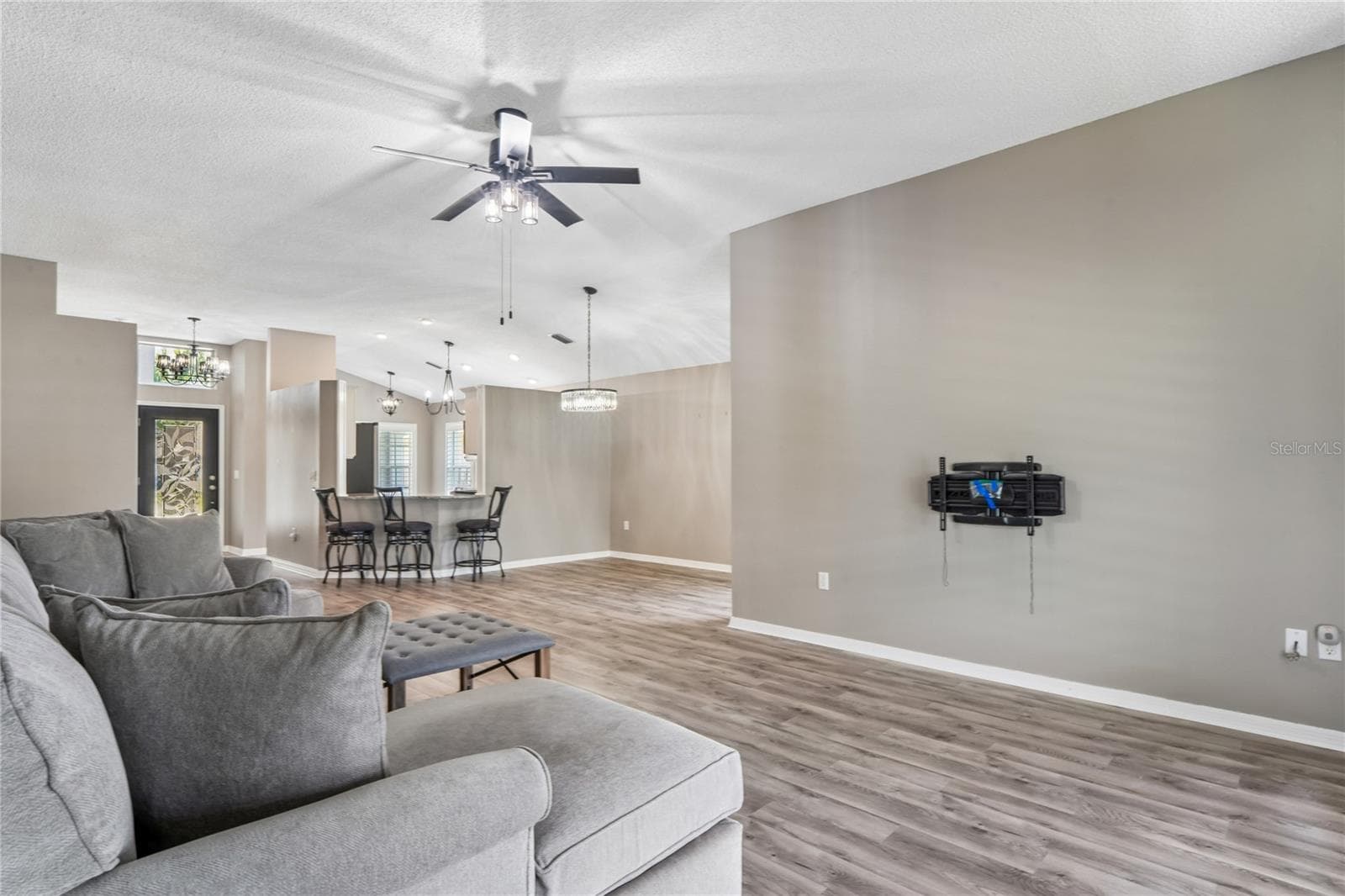 14443 MIDDLE FAIRWAY DRIVE — photo 16 of 85