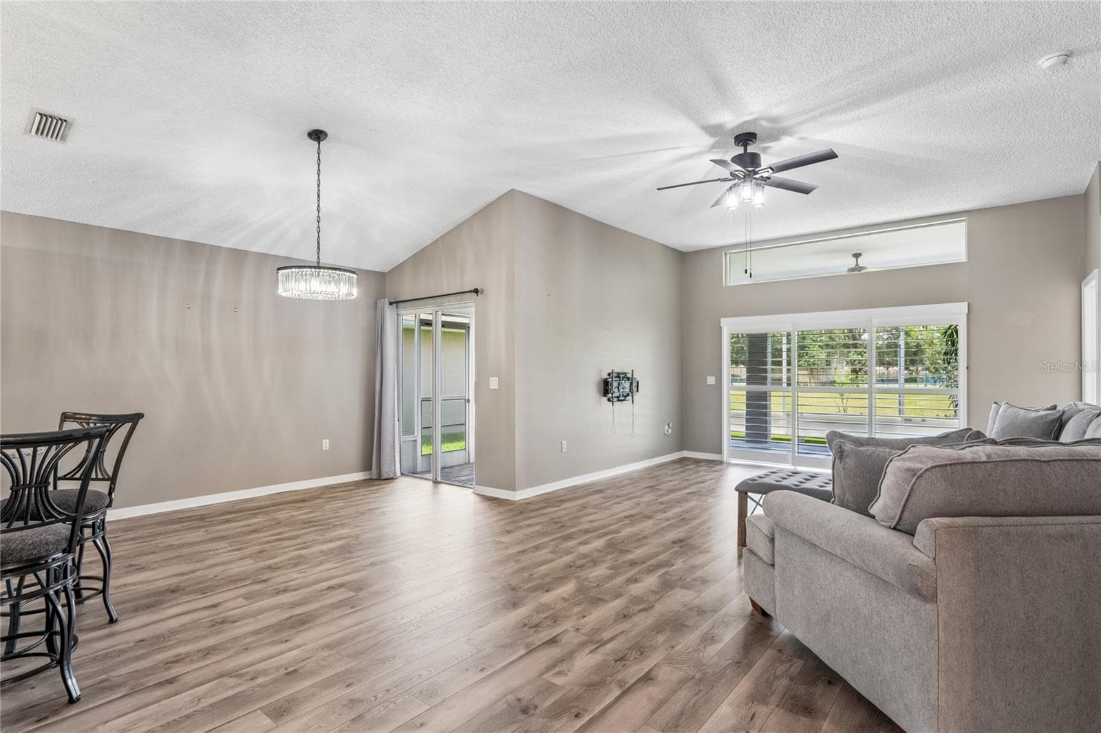 14443 MIDDLE FAIRWAY DRIVE — photo 15 of 85