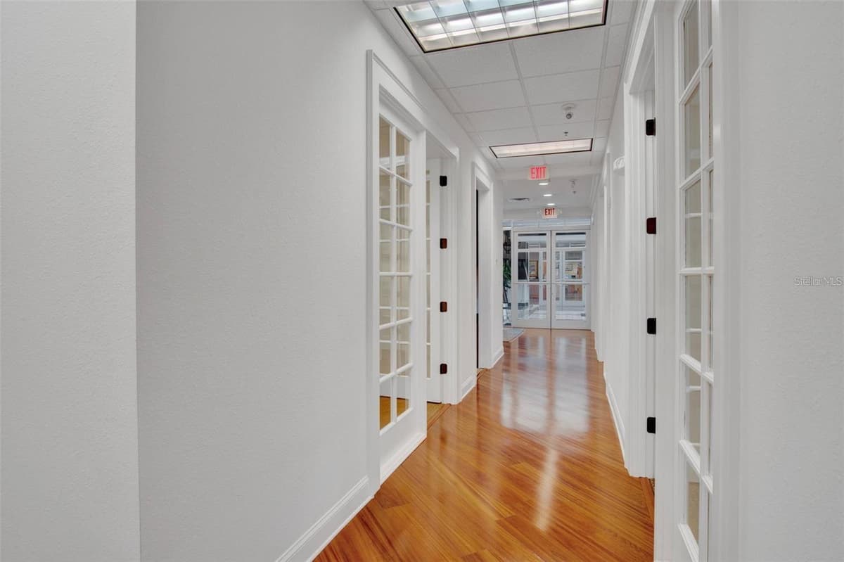6200 METROWEST BOULEVARD — photo 6 of 12