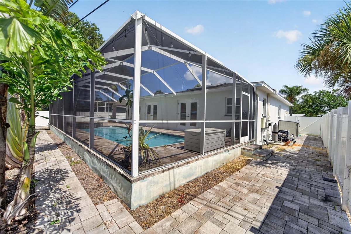 4810 DEL RIO WAY — photo 48 of 64