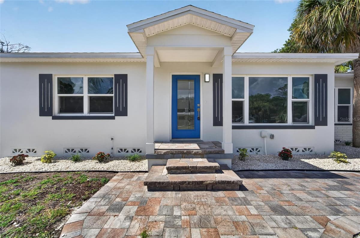 4810 DEL RIO WAY — photo 4 of 64