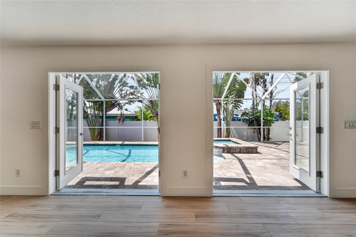 4810 DEL RIO WAY — photo 39 of 64