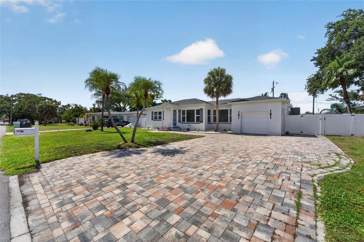 4810 DEL RIO WAY — photo 3 of 64