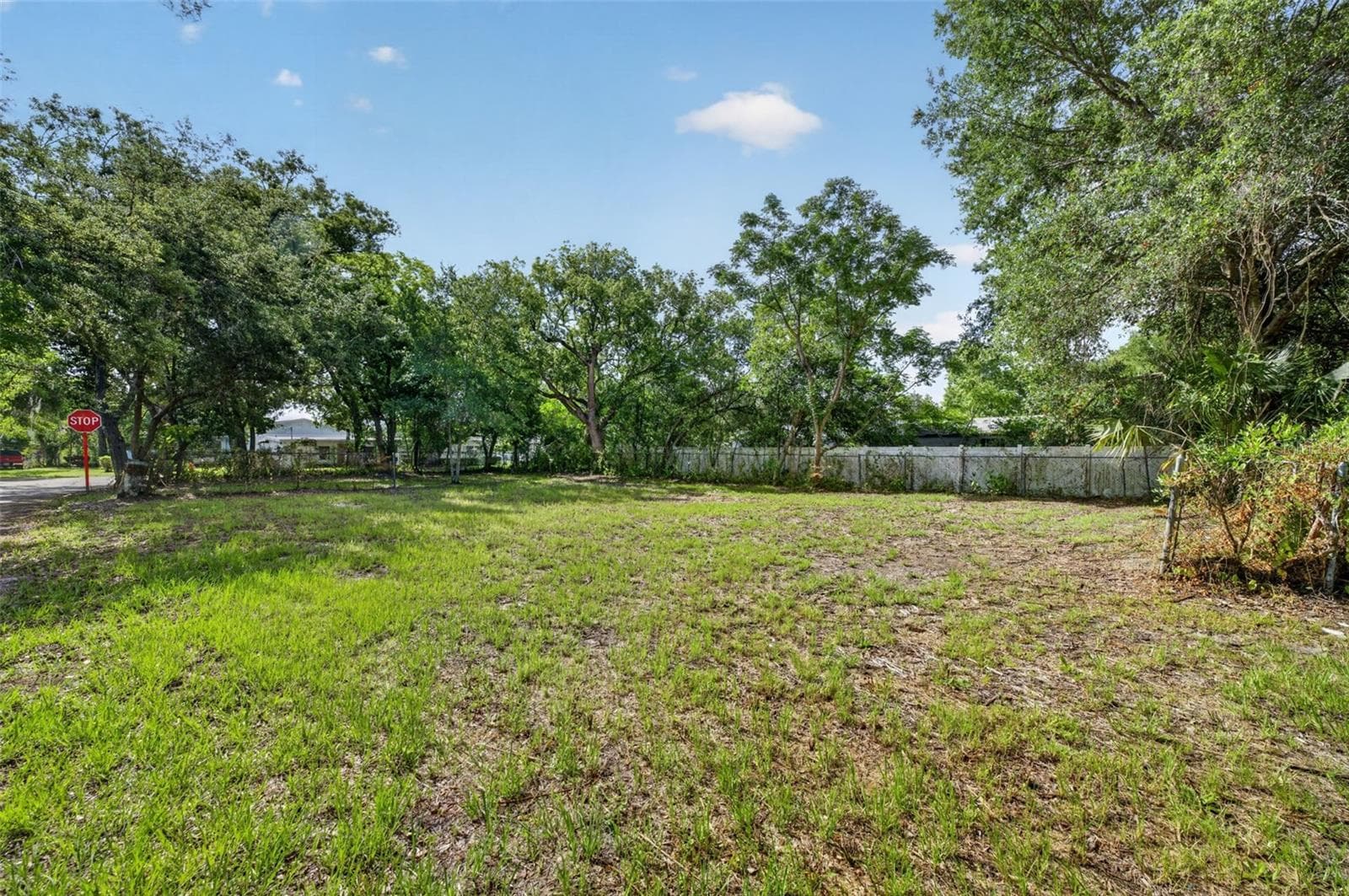 283 GREENLEAF LANE — photo 3 of 7
