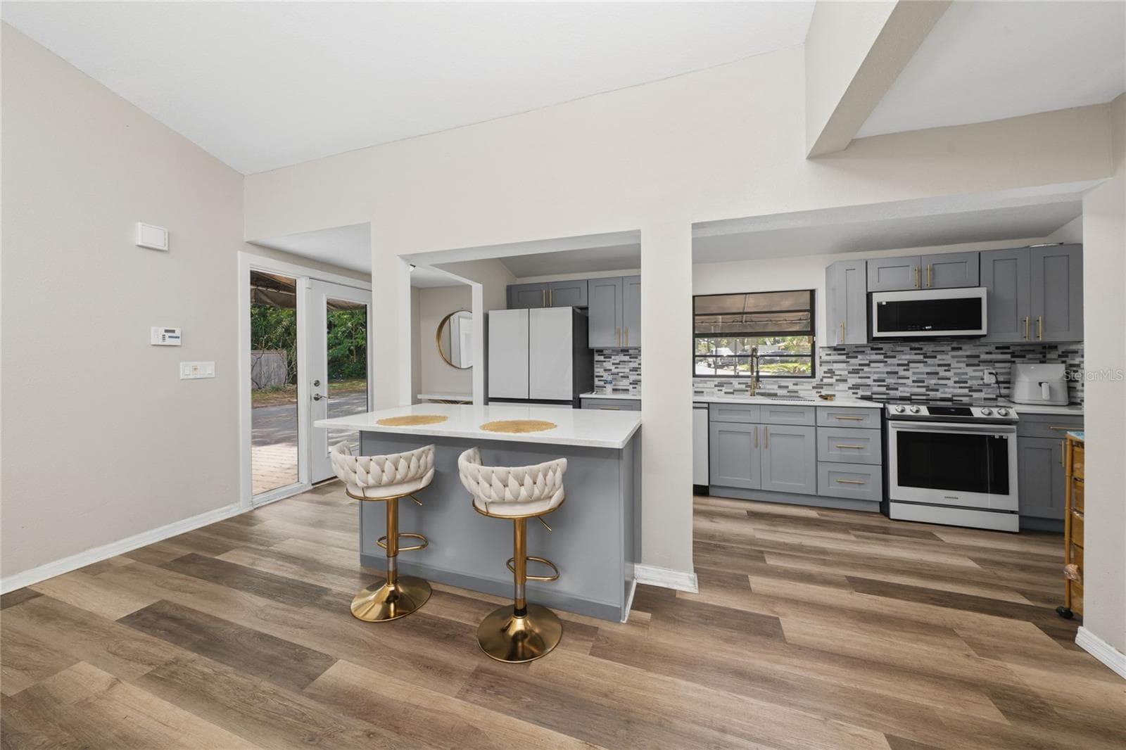 357 RIDGEWOOD STREET — photo 7 of 36
