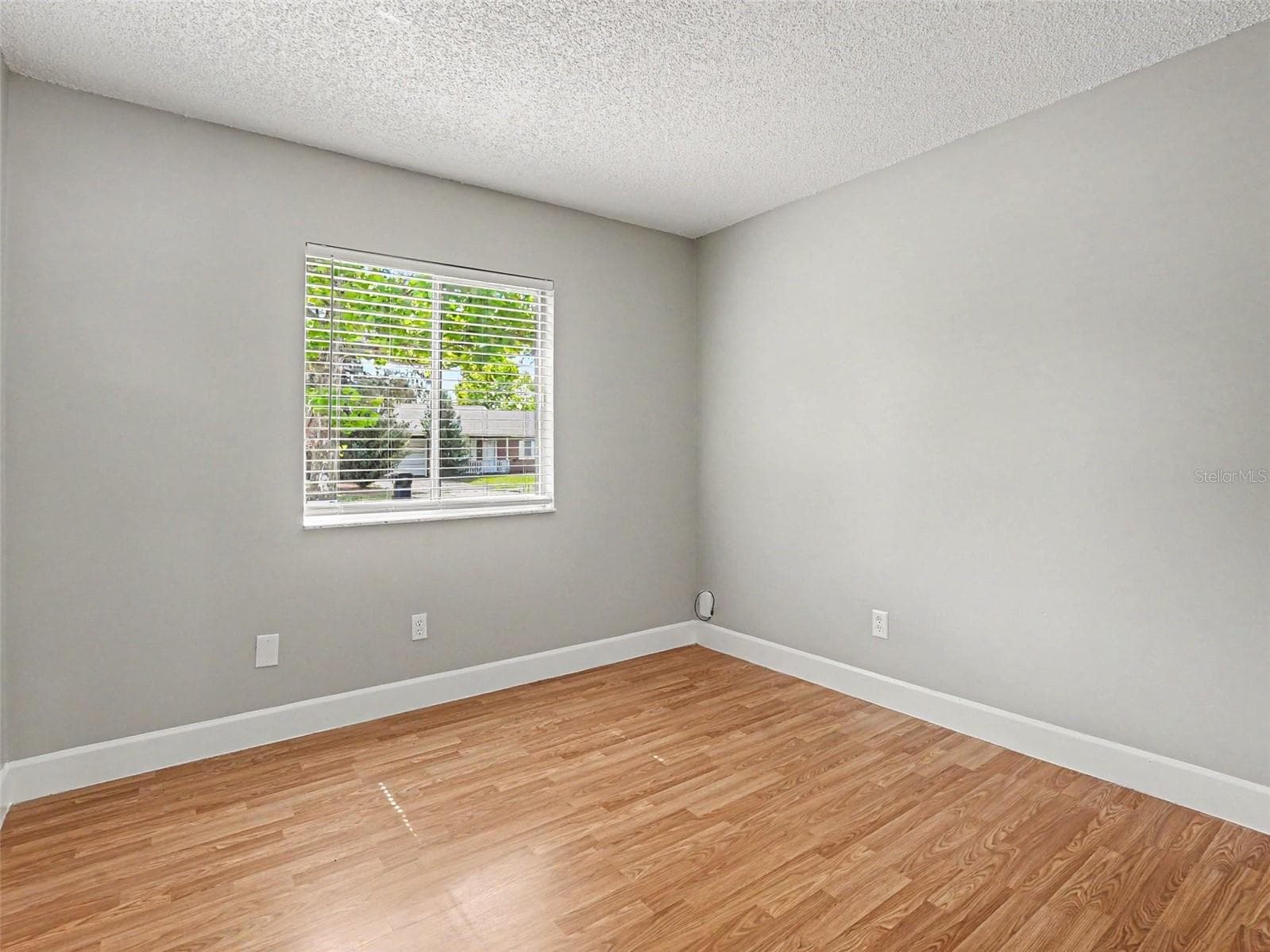 510 MOONBEAM ROAD — photo 3 of 16