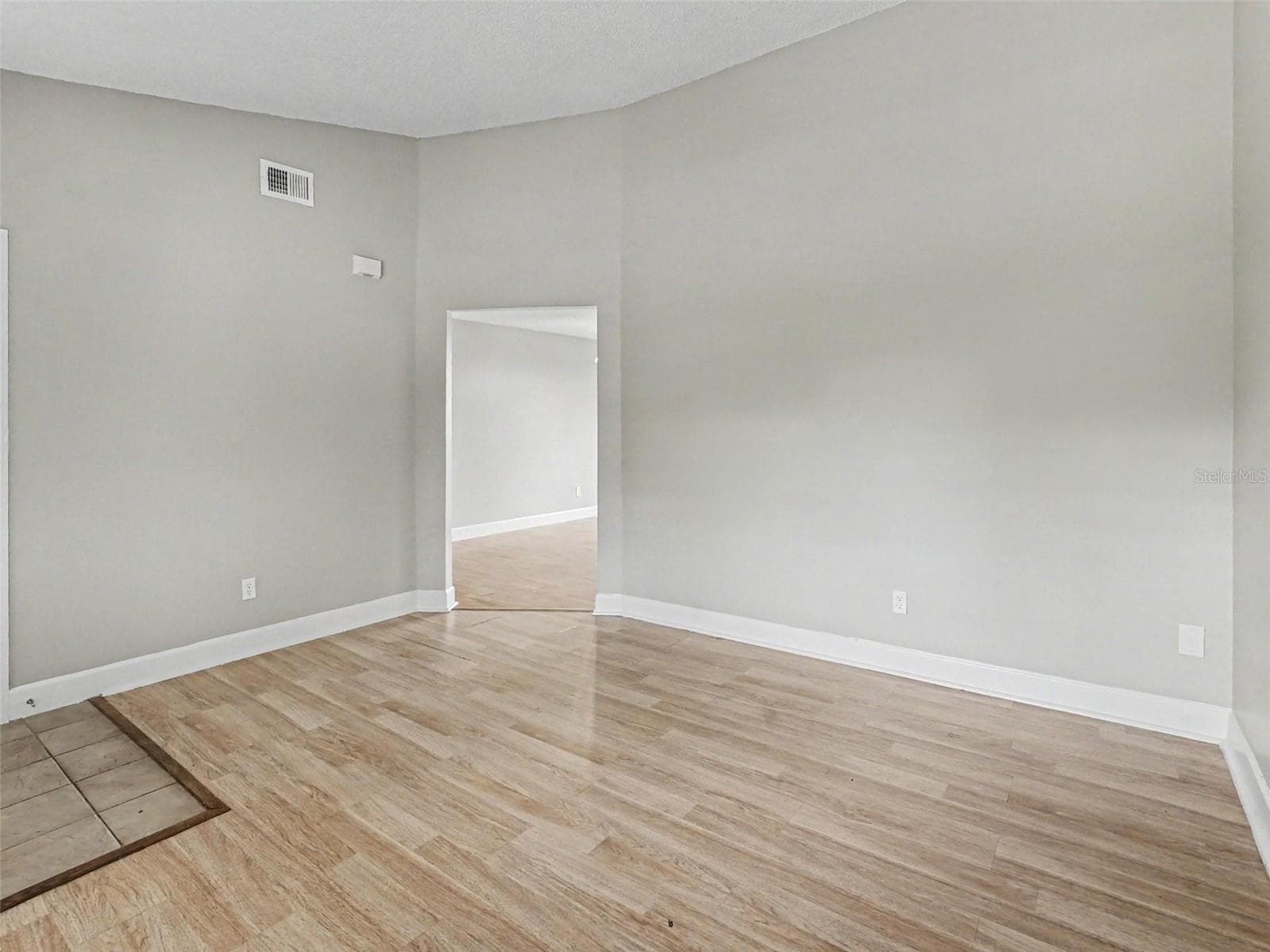 510 MOONBEAM ROAD — photo 9 of 16