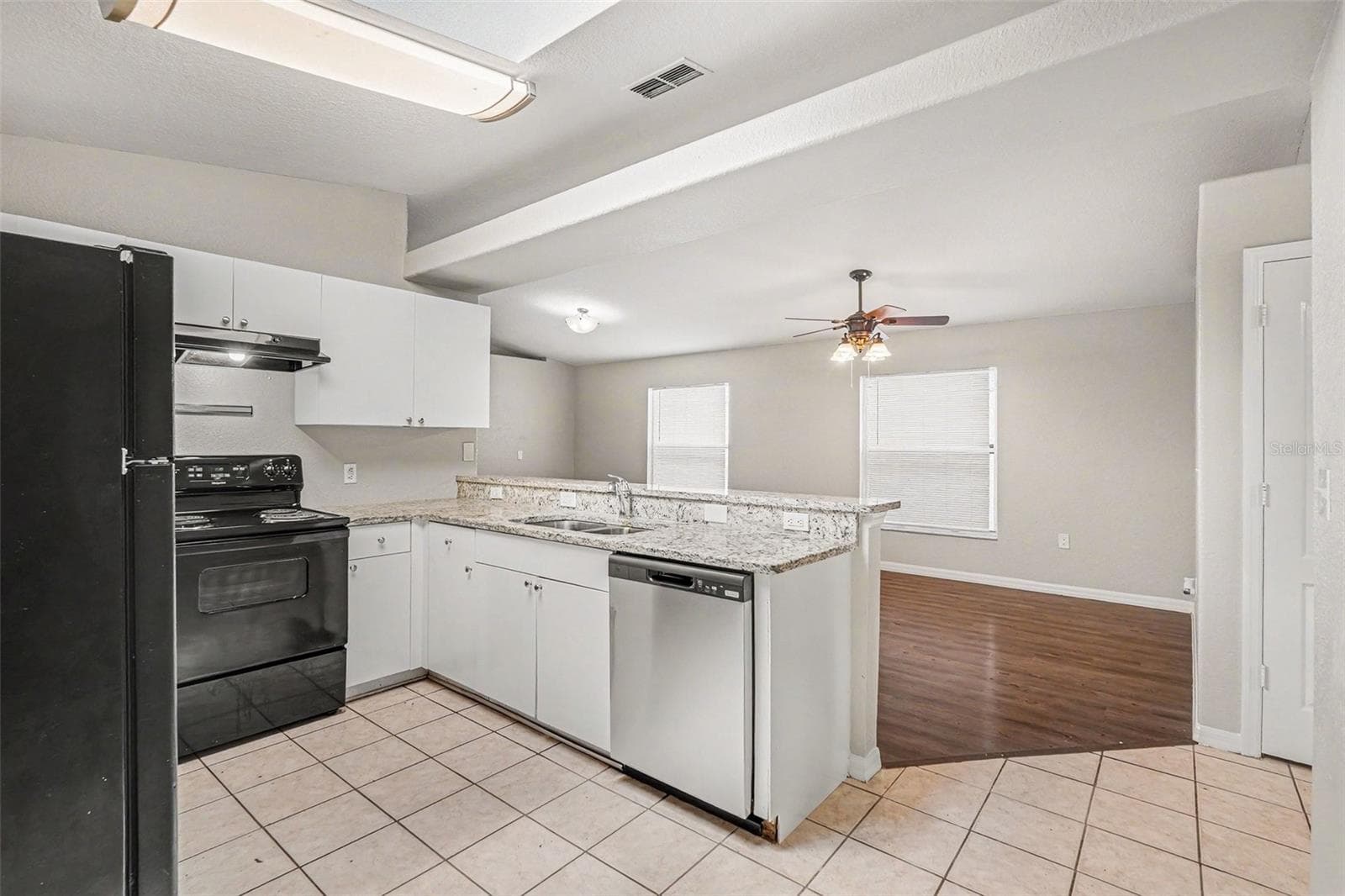 23110 DOVER DRIVE — photo 4 of 18