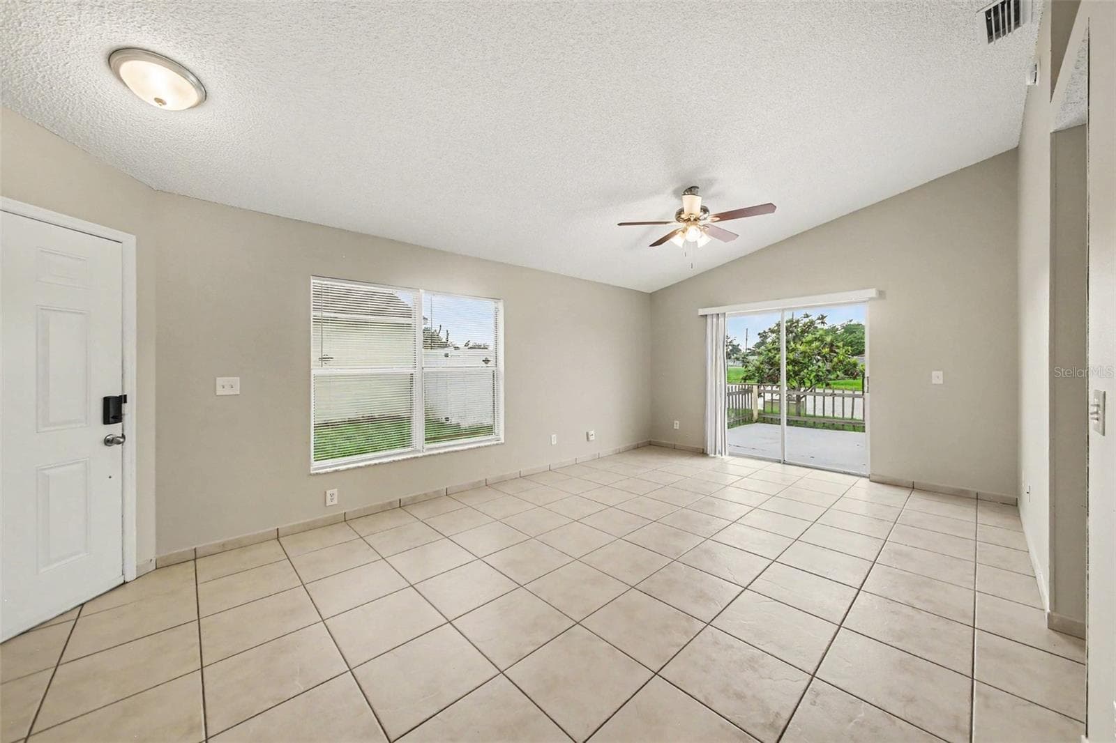 1162 SHOSHANNA DRIVE — photo 10 of 16