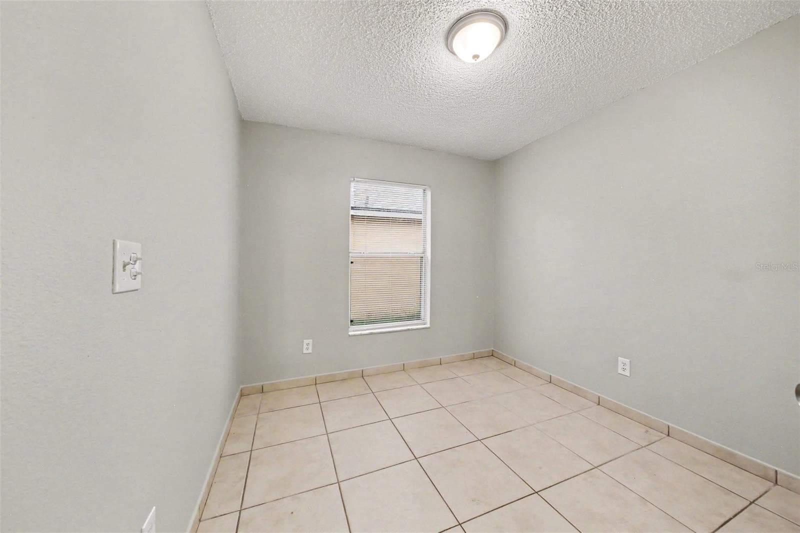 1162 SHOSHANNA DRIVE — photo 8 of 16