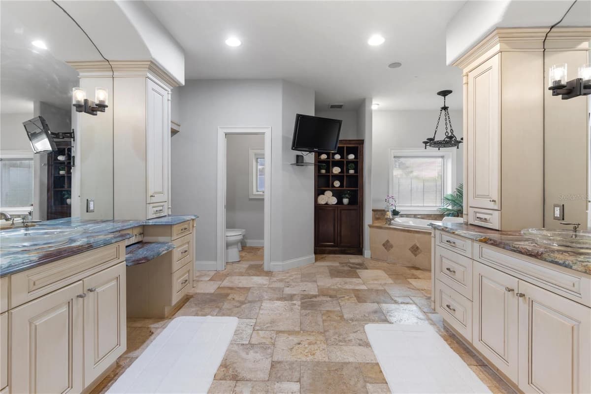 2201 COVE COURT — photo 36 of 50