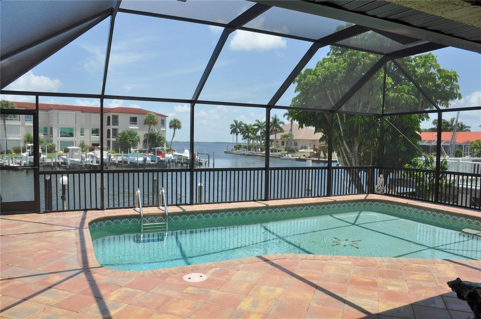 2750 AQUA COURT — photo 2 of 6