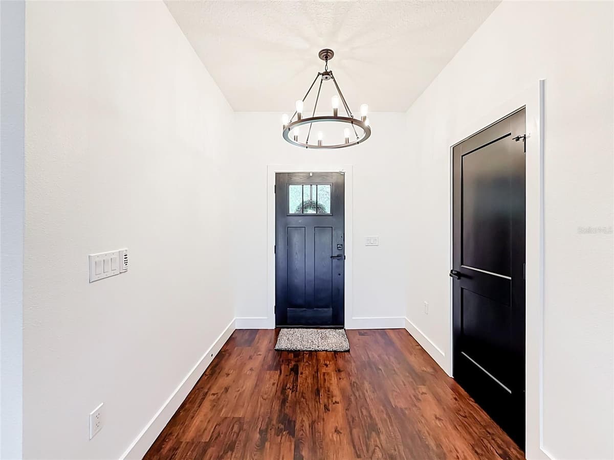 44524 CROSS COUNTRY BOULEVARD — photo 4 of 59