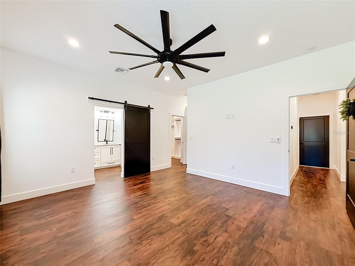 44524 CROSS COUNTRY BOULEVARD — photo 13 of 59