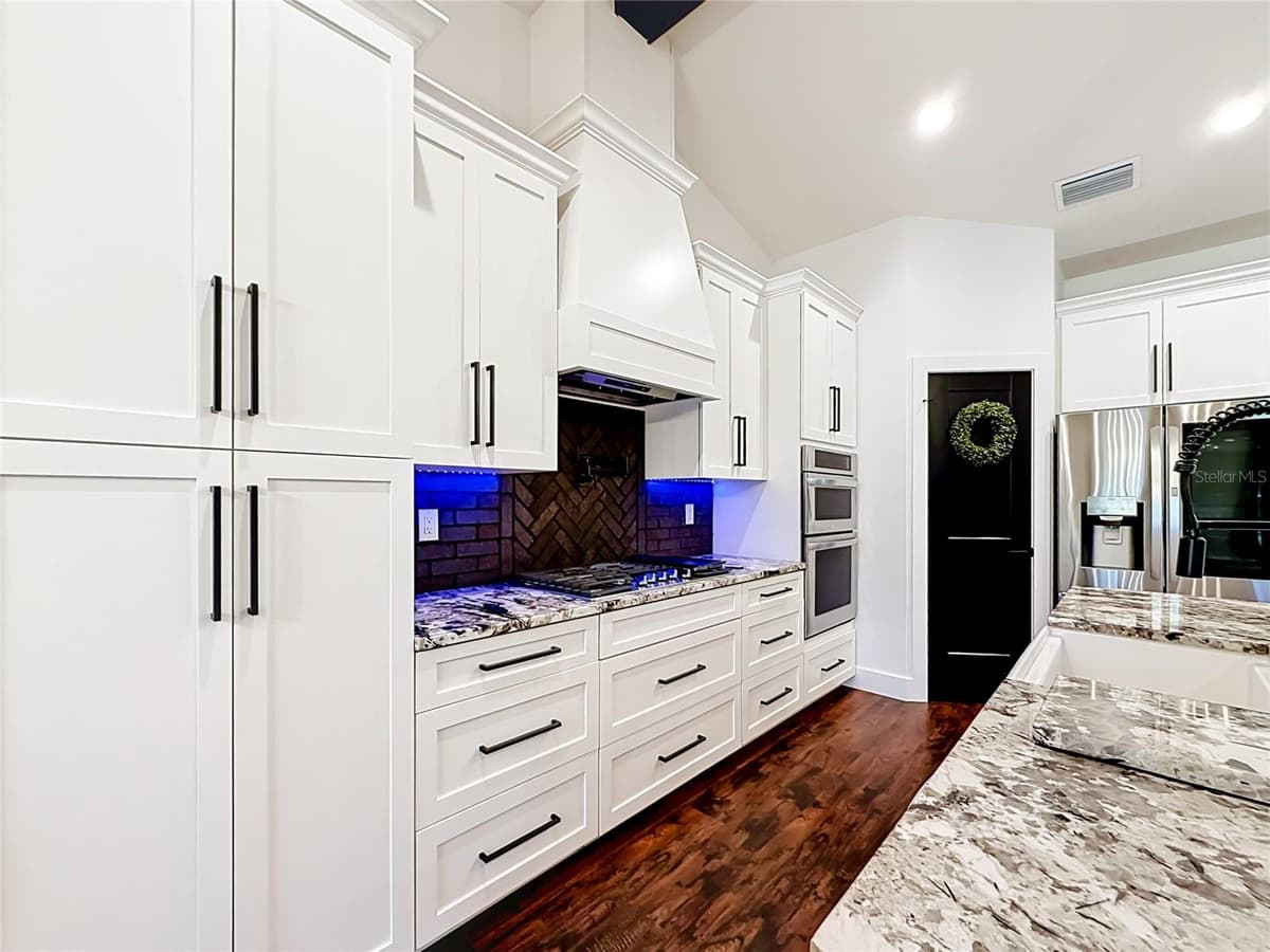 44524 CROSS COUNTRY BOULEVARD — photo 9 of 59