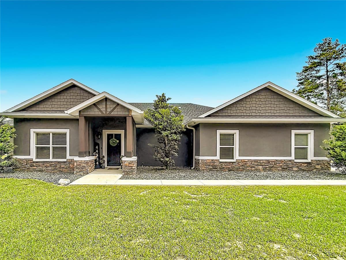 44524 CROSS COUNTRY BOULEVARD — photo 3 of 59