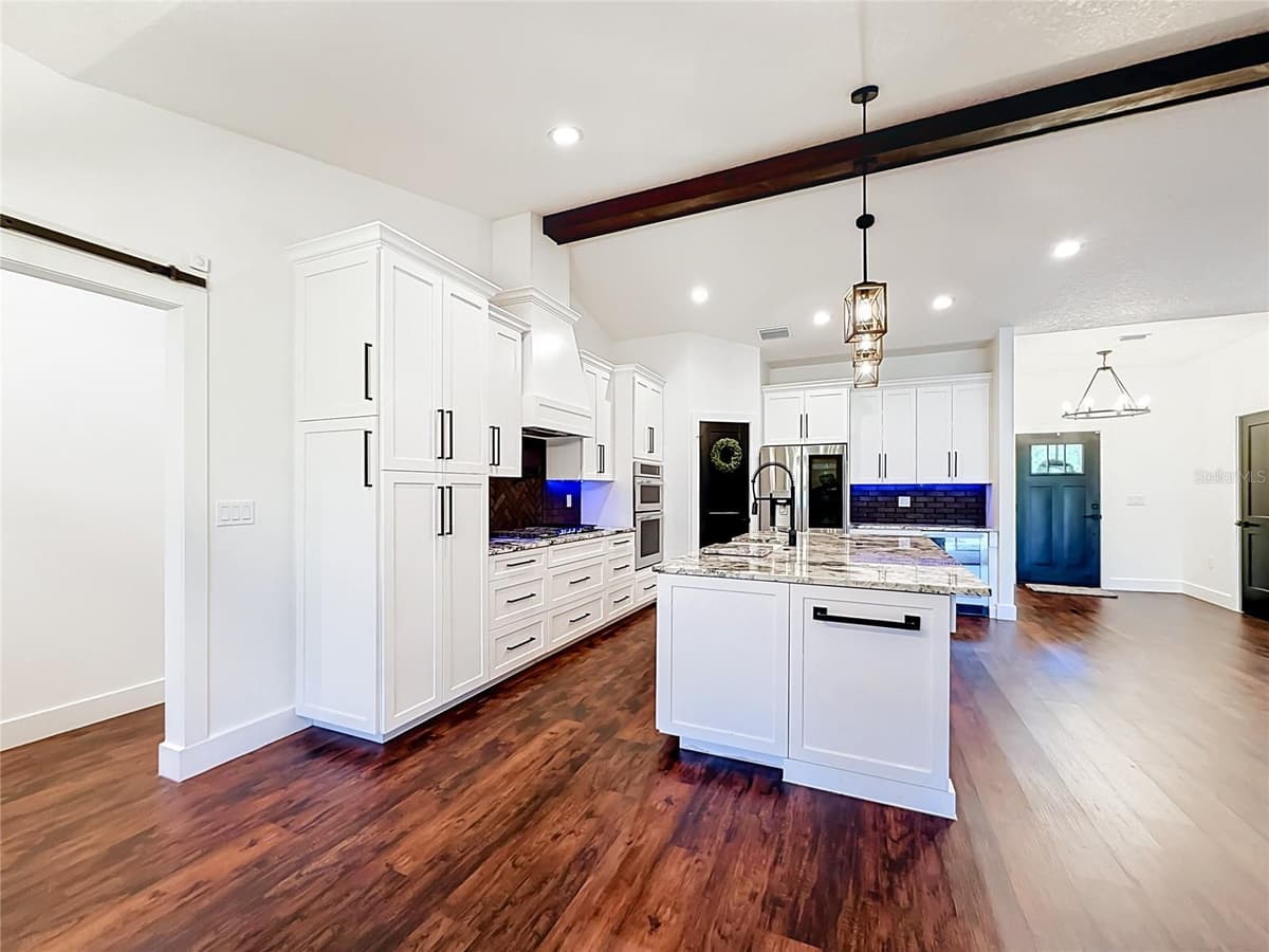 44524 CROSS COUNTRY BOULEVARD — photo 11 of 59