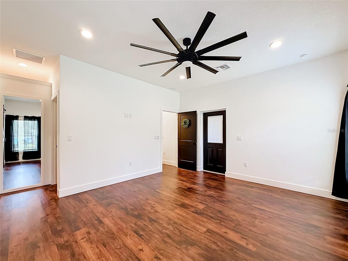 44524 CROSS COUNTRY BOULEVARD — photo 14 of 59